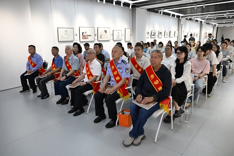 百年盛會繪匠心 勞動美展風采，齊頌中國夢巨幕拉開——慶祝中華全國總工會成立100周年勞模風采藝術展側記及與藝術活動啟示